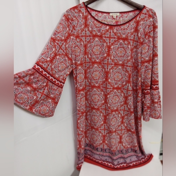 Max Studio Dress Stretchy, Comfort Red & Blue extract ,Bell Sleeves Size XL - Picture 1 of 6